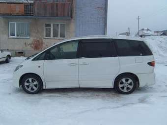 2001 Toyota Estima Pictures