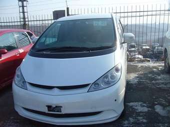 2001 Toyota Estima Photos