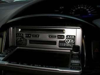2001 Toyota Estima Pictures