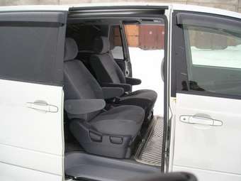 2001 Toyota Estima Pictures
