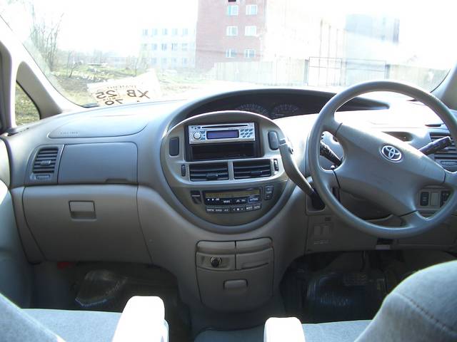 2002 Toyota Estima