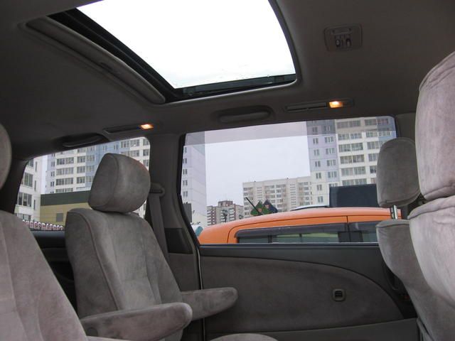 2002 Toyota Estima