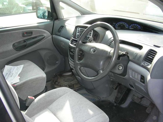2002 Toyota Estima
