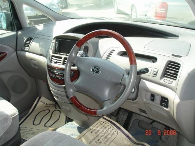 2002 Toyota Estima