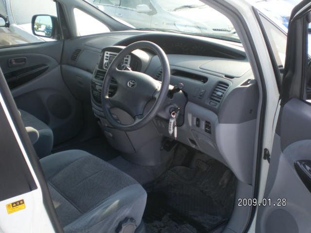 2002 Toyota Estima