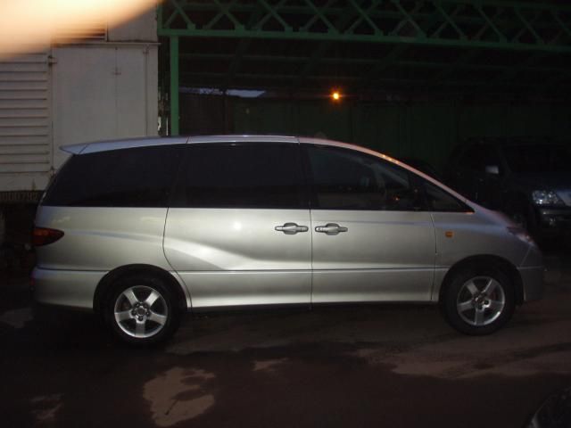 2002 Toyota Estima