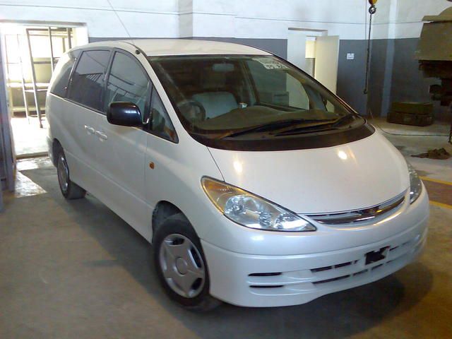 2002 Toyota Estima