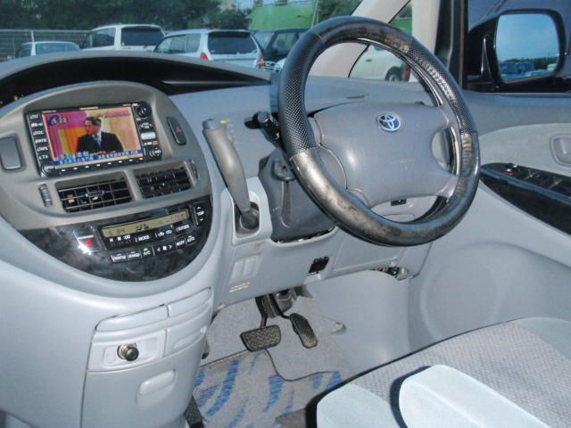 2002 Toyota Estima