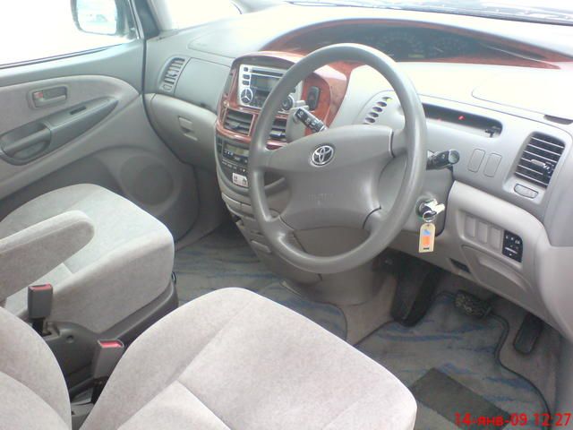 2002 Toyota Estima