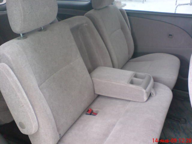 2002 Toyota Estima