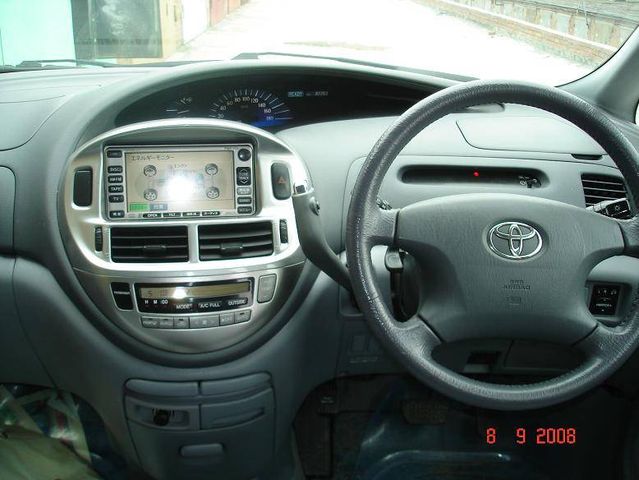 2002 Toyota Estima