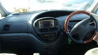 2002 Estima