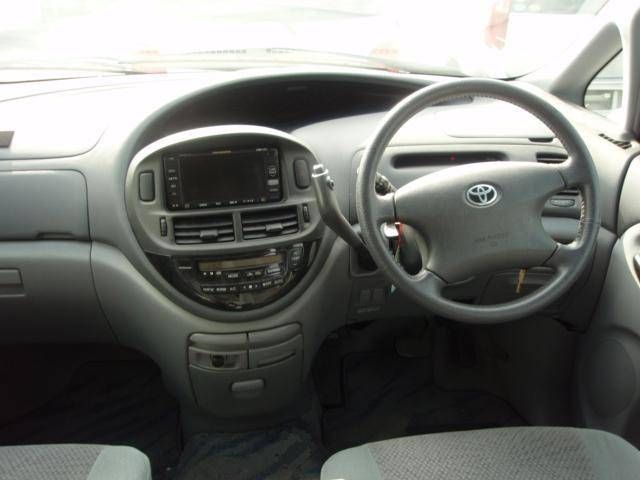 2002 Toyota Estima