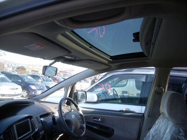 2002 Toyota Estima