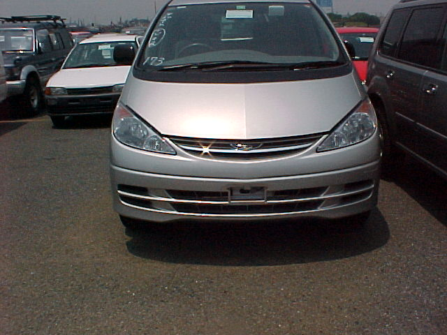 2002 Toyota Estima Photos