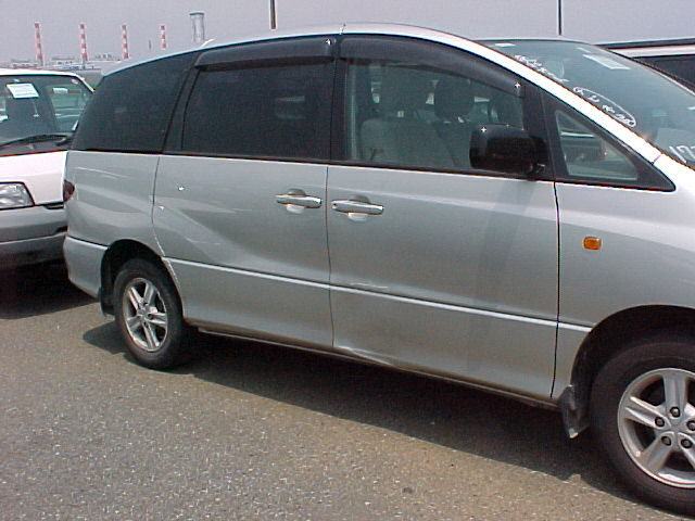 2002 Toyota Estima Pictures
