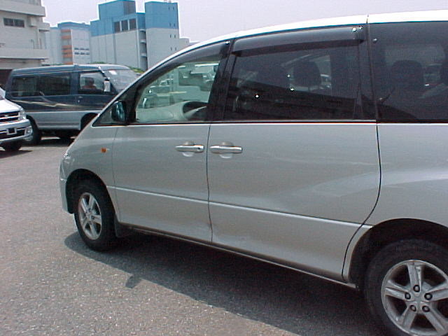 2002 Toyota Estima Photos