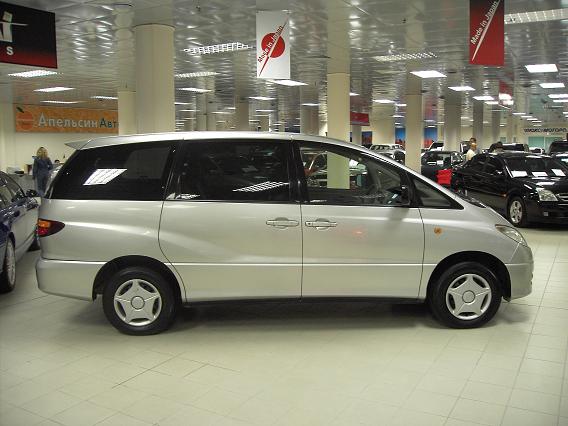 2002 Toyota Estima Pictures