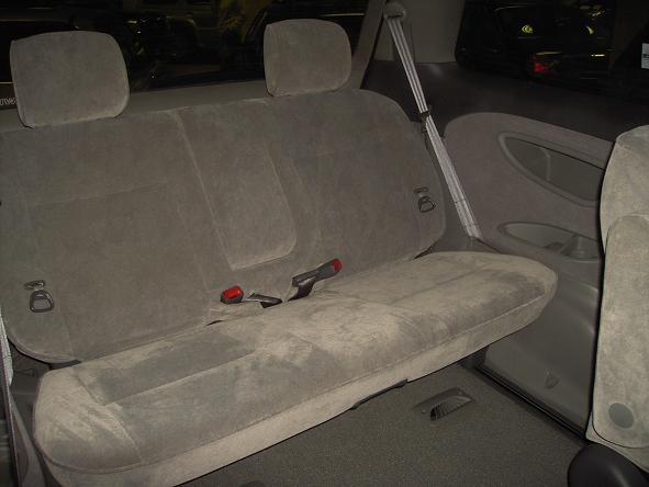 2002 Toyota Estima Pictures