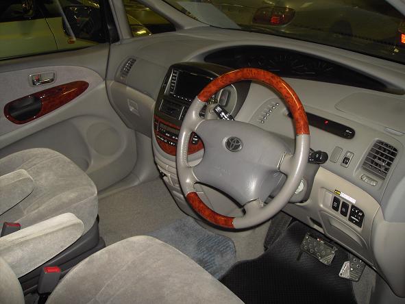 2002 Toyota Estima Photos