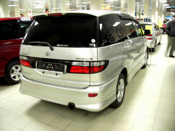 2002 Toyota Estima Pictures