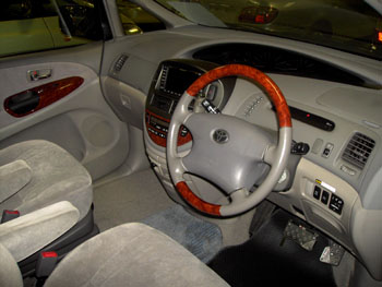 2002 Toyota Estima Pictures