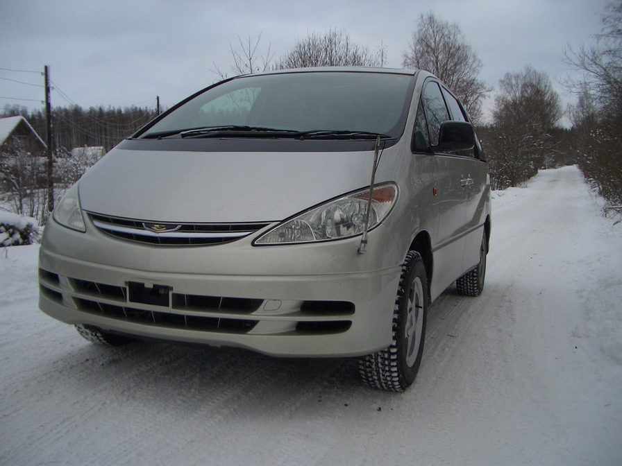 2002 Toyota Estima Photos