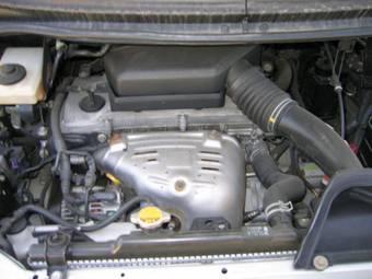 2002 Toyota Estima Pictures