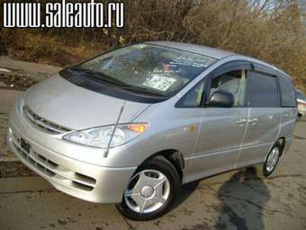 2002 Toyota Estima Pictures