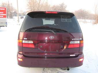 2002 Toyota Estima Pictures