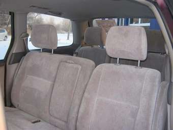 2002 Toyota Estima Photos