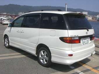 2002 Toyota Estima Photos