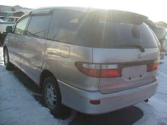 2002 Toyota Estima Pictures