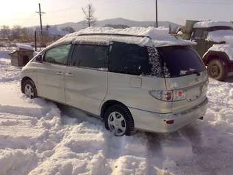 2002 Toyota Estima Photos