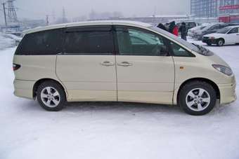 2002 Toyota Estima Pictures