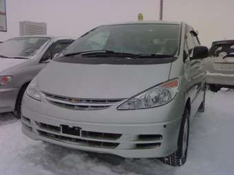 2002 Toyota Estima Photos