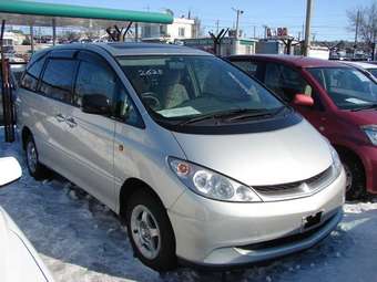 2002 Toyota Estima Pictures