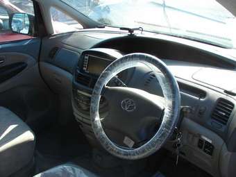2002 Toyota Estima Pictures
