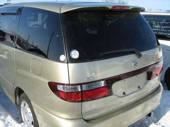 2002 Toyota Estima Pictures