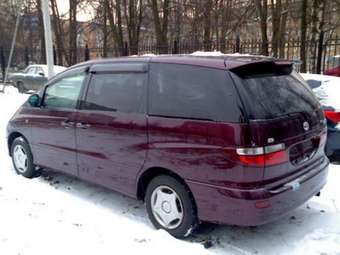 2002 Toyota Estima Pictures