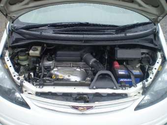 2002 Toyota Estima Pictures