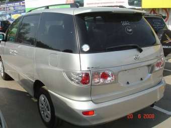 2002 Toyota Estima Pictures