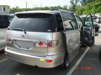 2002 Toyota Estima Pictures