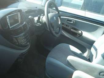 2002 Toyota Estima Pictures