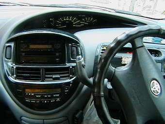 2002 Toyota Estima Pictures