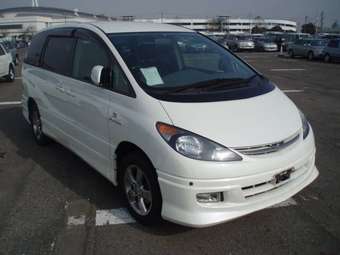 2002 Toyota Estima Photos