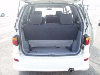 2002 Toyota Estima Wallpapers