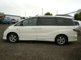 2002 Toyota Estima Photos