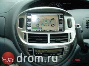 2002 Toyota Estima Pictures