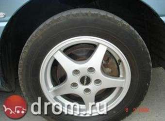 2002 Toyota Estima Photos